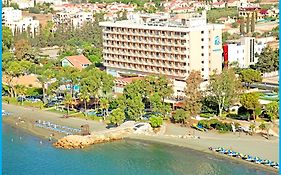 Poseidonia Beach Hotel